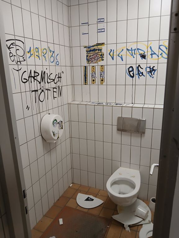 Defekte Toilette 02